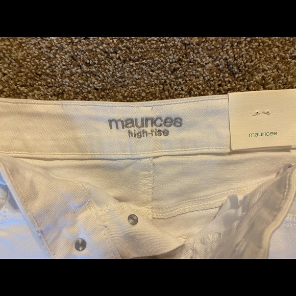 High Rise White Shorts - Picture 4 of 7